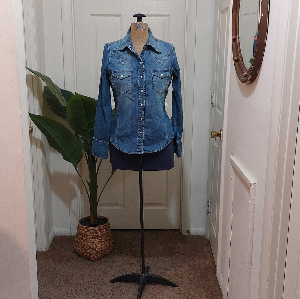 GAP Women's Blue Button Down Shirt
